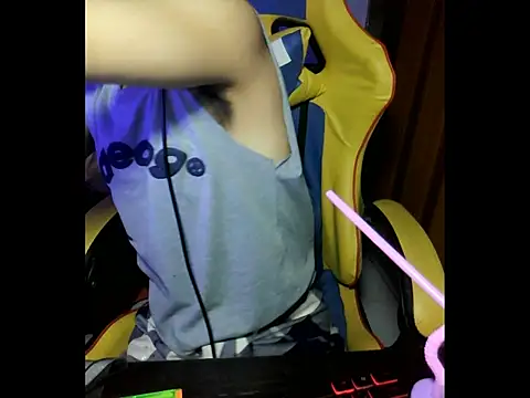 Snapshot of cloudyth1994 chatting on 11.20.25 cloudyth1994 online show from 11.20.25