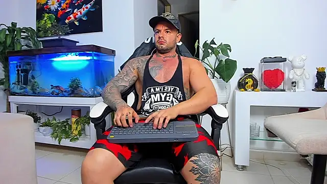 Snapshot of Johnnygrayson1 chatting on 10.30.25 Johnnygrayson1 online show from 10.30.25