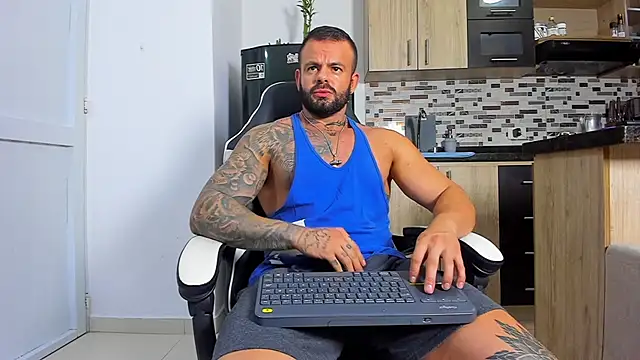 Snapshot of Johnnygrayson1 chatting on 11.24.25 Johnnygrayson1 online show from 11.24.25