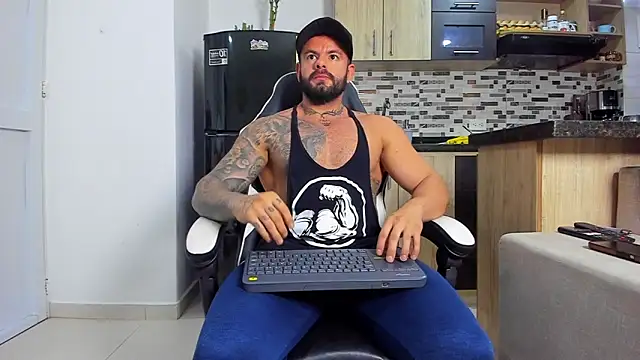 Snapshot of Johnnygrayson1 chatting on 11.30.25 Johnnygrayson1 online show from 11.30.25