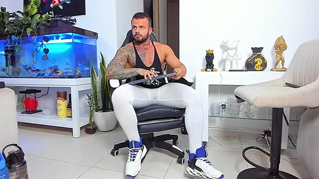 Snapshot of Johnnygrayson1 chatting on 12.18.25 Johnnygrayson1 online show from 12.18.25