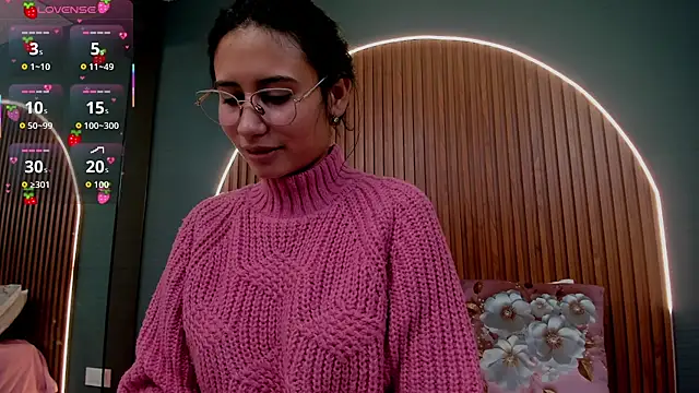 NayeCloud online show from 11.19.25