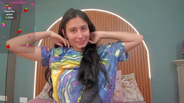 NayeCloud online show from 12.02.25