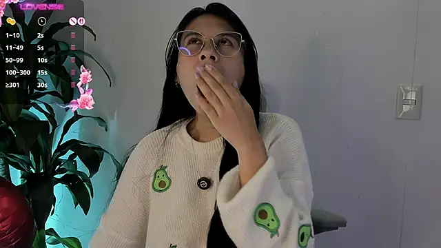 NayeCloud online show from 04.16.26