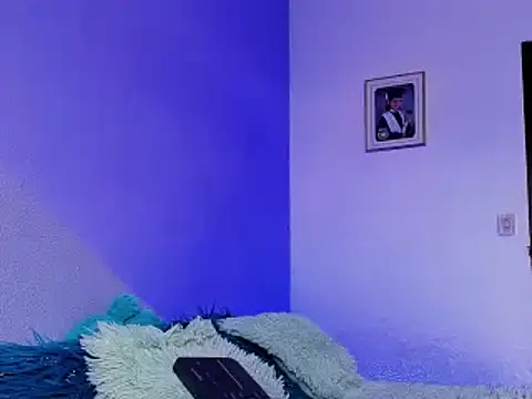 Snapshot of sallome21 chatting on 03.19.25 sallome21 online show from 03.19.25