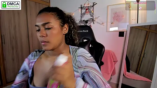 Snapshot of aleja_montiel__ chatting on 12.05.25 aleja montiel online show from 12.05.25
