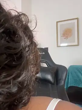 Snapshot of aleja_montiel__ chatting on 06.11.26 aleja montiel online show from 06.11.26