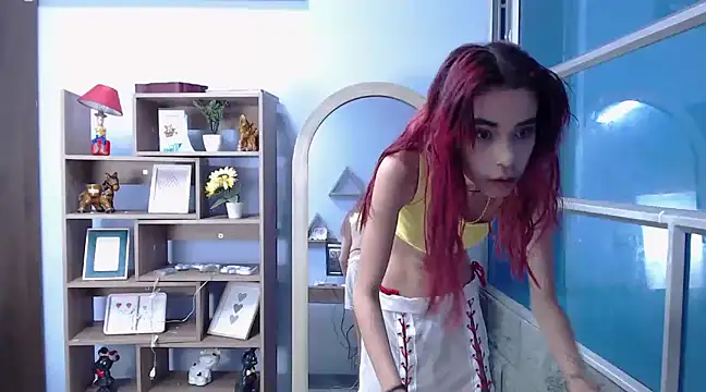 Snapshot of Jasmin_Skinny chatting on 12.18.24 Jasmin Skinny online show from 12.18.24