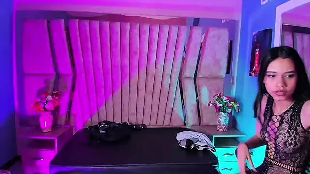 Snapshot of Jasmin_Skinny chatting on 02.22.25 Jasmin Skinny online show from 02.22.25