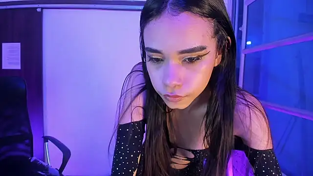 Snapshot of Jasmin_Skinny chatting on 10.22.25 Jasmin Skinny online show from 10.22.25