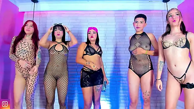 Snapshot of GIRLS_DIRTY_XTREME chatting on 02.04.25 GIRLS DIRTY XTREME online show from 02.04.25