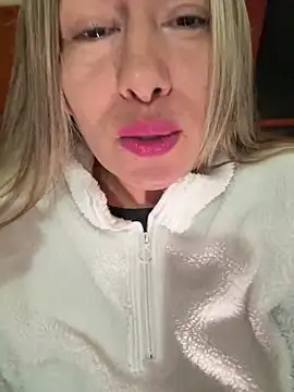 xLadyScarlettx online show from 02.22.25