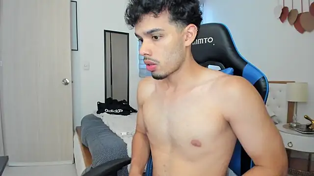 mateoleonee online show from 03.04.25