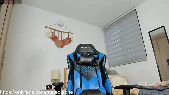 mateoleonee online show from 04.05.26