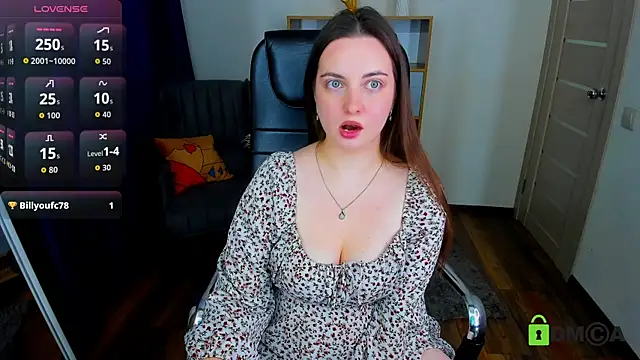 Snapshot of Astarte_Aste chatting on 09.19.25 Astarte Aste online show from 09.19.25