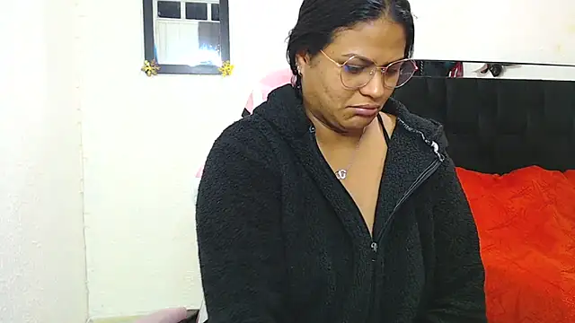 Snapshot of SweetAlmaa chatting on 02.17.25 SweetAlmaa online show from 02.17.25