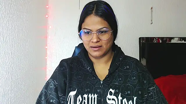 Snapshot of SweetAlmaa chatting on 03.10.25 SweetAlmaa online show from 03.10.25