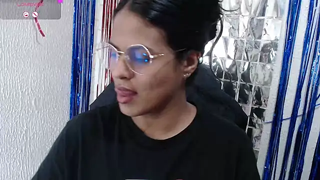 Snapshot of SweetAlmaa chatting on 09.16.25 SweetAlmaa online show from 09.16.25