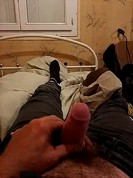 Snapshot of seba_tien chatting on 10.05.25 seba tien online show from 10.05.25