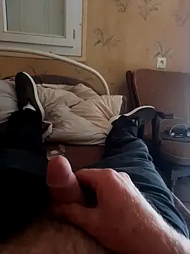 Snapshot of seba_tien chatting on 10.18.25 seba tien online show from 10.18.25