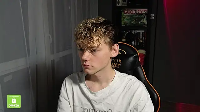 Snapshot of Keytaro chatting on 10.21.25 Keytaro online show from 10.21.25