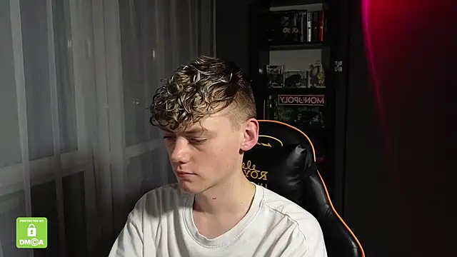 Snapshot of Keytaro chatting on 11.13.25 Keytaro online show from 11.13.25