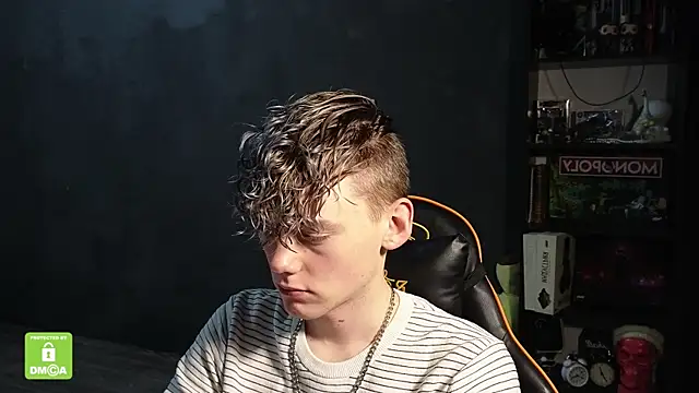 Snapshot of Keytaro chatting on 11.30.25 Keytaro online show from 11.30.25