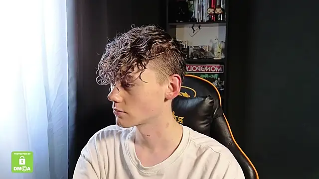 Snapshot of Keytaro chatting on 12.14.25 Keytaro online show from 12.14.25