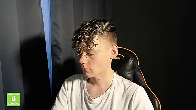 Snapshot of Keytaro chatting on 01.08.26 Keytaro online show from 01.08.26