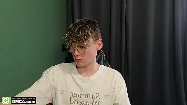 Snapshot of Keytaro chatting on 02.11.26 Keytaro online show from 02.11.26