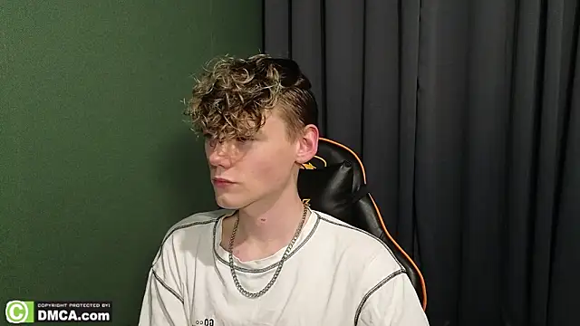 Snapshot of Keytaro chatting on 02.19.26 Keytaro online show from 02.19.26