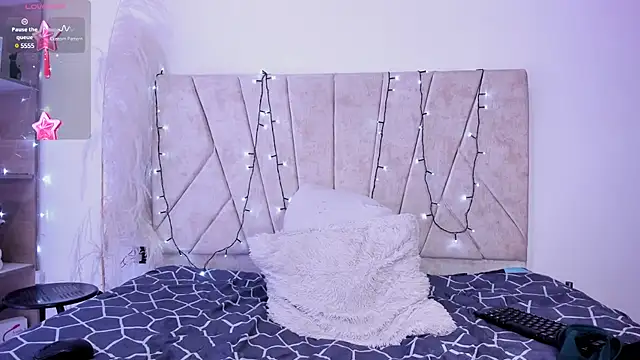 Kaela18 online show from 12.20.24