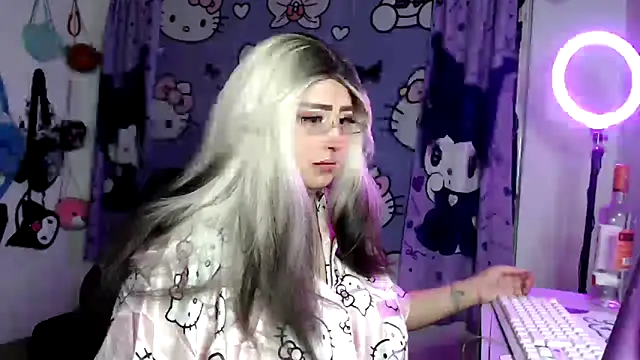 lussyevans24 online show from 04.23.26