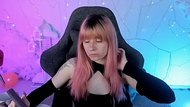 LexiWenford online show from 02.04.25