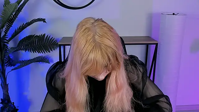 LexiWenford online show from 03.05.25