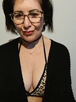 Viola8p online show from 11.14.25