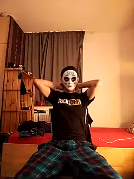 Dennis 2024 online show from 01.09.25