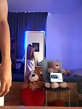 Dennis 2024 online show from 01.18.25