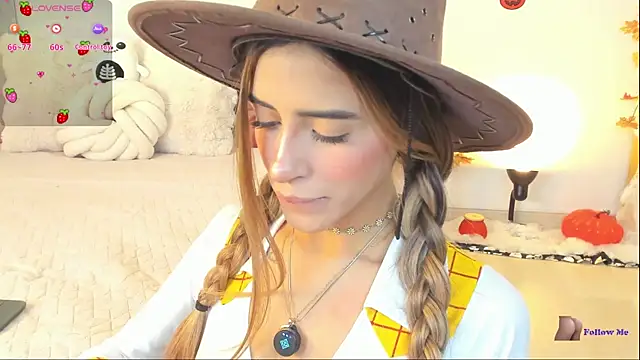 StormiRusso online show from 10.24.25