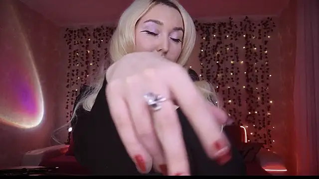 Snapshot of AllisonBlack_ chatting on 10.24.25 AllisonBlack online show from 10.24.25