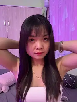 Maeve2k5 online show from 11.23.25