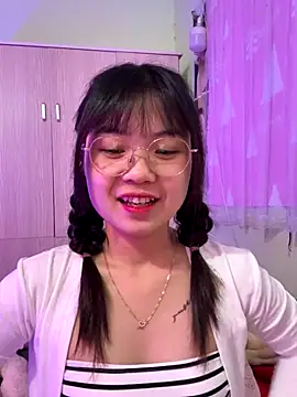 Maeve2k5 online show from 12.02.25