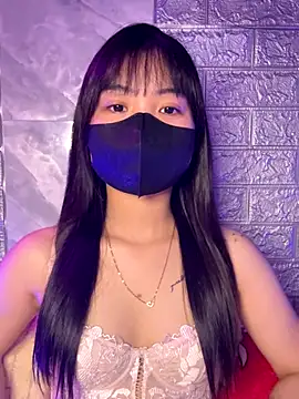 Maeve2k5 online show from 12.16.25