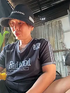 Snapshot of Linaannn chatting on 06.18.26 Linaannn online show from 06.18.26