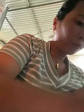 Snapshot of Linaannn chatting on 07.14.26 Linaannn online show from 07.14.26