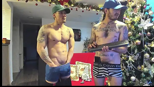 Snapshot of MARCELOANDLUCIAN chatting on 12.01.25 MARCELOANDLUCIAN online show from 12.01.25