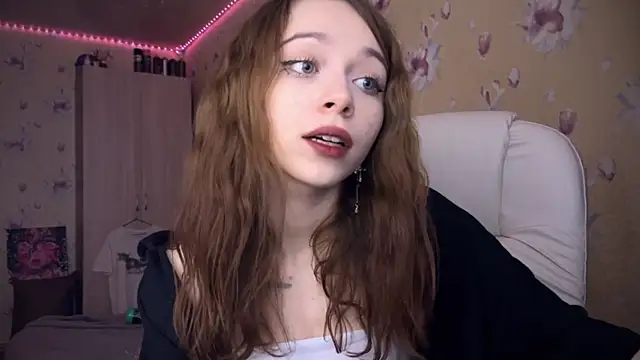 Snapshot of _SofiaBrown chatting on 02.21.25  SofiaBrown online show from 02.21.25