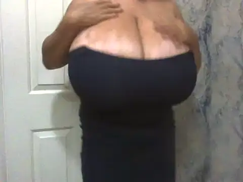 RoxiRedXXX online show from 04.20.26