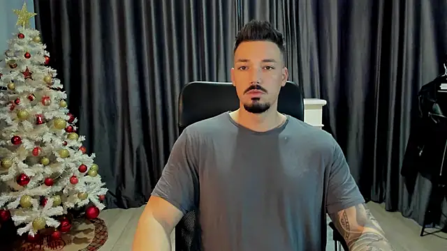 Snapshot of HaydenSpearss chatting on 12.13.24 HaydenSpearss online show from 12.13.24