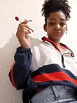 Laanegraofficial  online show from 01.05.25